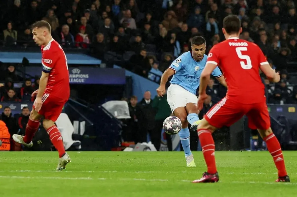 Pha cứa lòng chuẩn xác của Rodri đã mở màn cho chiến thắng tưng bừng của Man City. Ảnh: Reuters