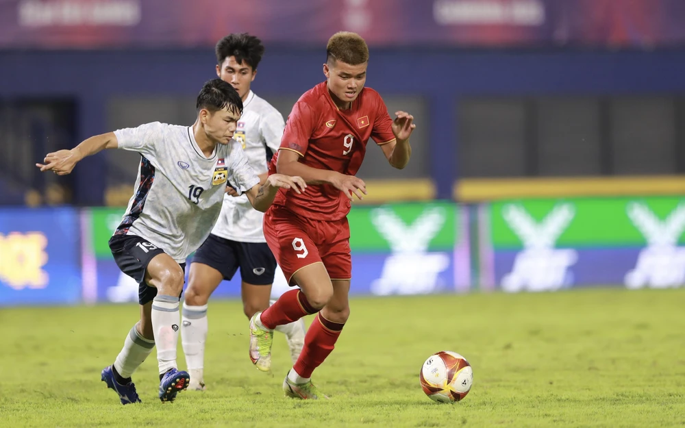U-22 Lào đang khiến Việt Nam gặp quá nhiều khó khăn. ẢNH: ANH PHƯƠNG U-22 Lào đang khiến Việt Nam gặp quá nhiều khó khăn. ẢNH: ANH PHƯƠNG