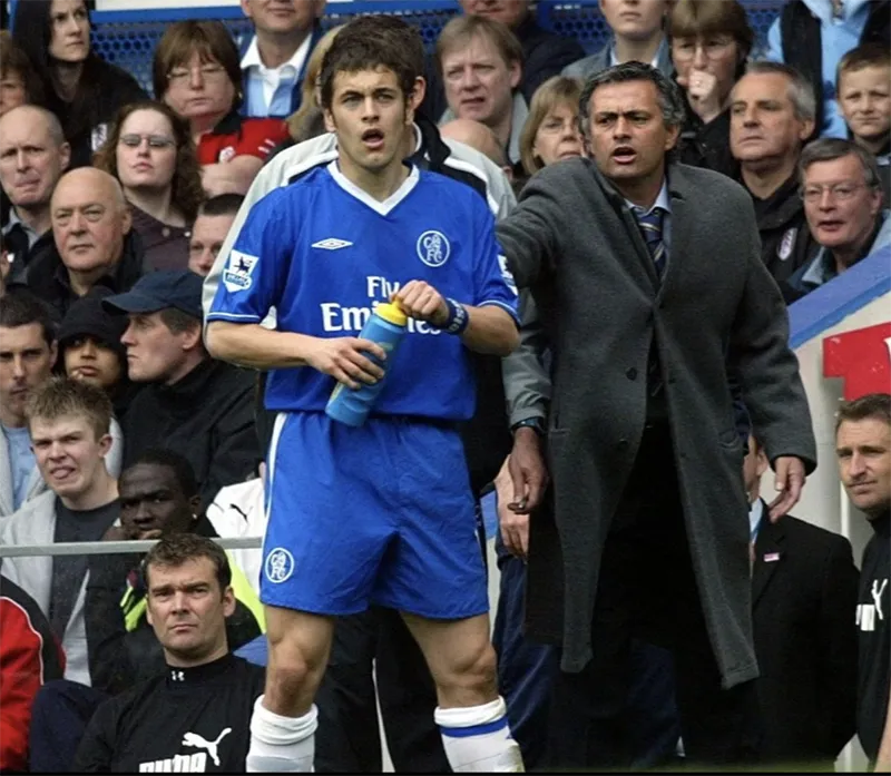 Cole từng gạ bán chiếc Ferrari quý hiếm cho Mourinho để được Chelsea gia hạn hợp đồng. ẢNH: NEWS GROUP NEWSPAPERS LTD