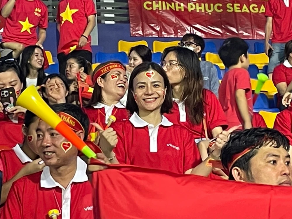 U-22 Việt Nam may mắn thắng Lào ảnh 14 U-22 Việt Nam may mắn thắng Lào ảnh 14