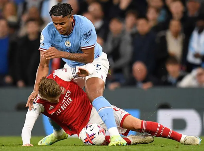 Akanji sẵn sàng thi đấu mọi vị trí mà Pep Guardiola yêu cầu. ẢNH: GETTY