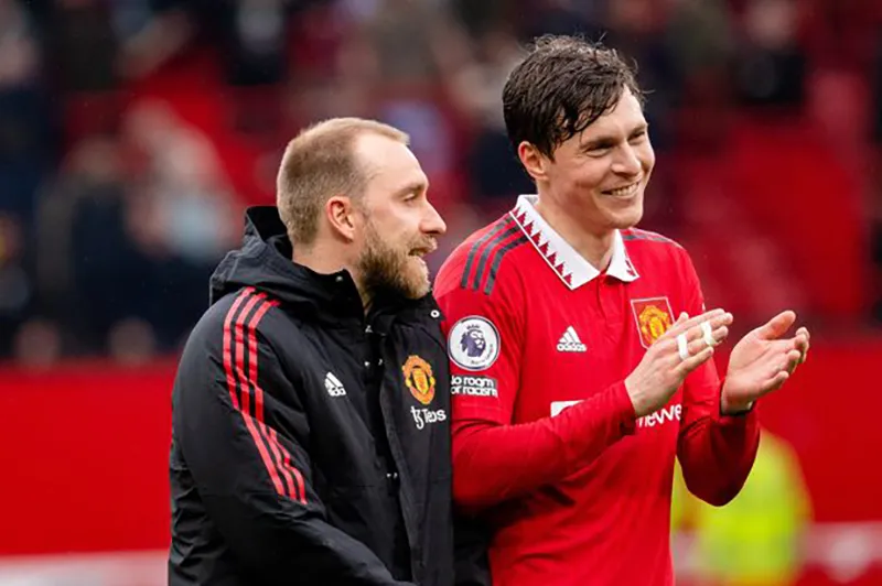 Lindelof đang chơi cực hay trong bối cảnh MU mất bộ đôi trung vệ Lisandro Martinez và Raphael Varane. ẢNH: GETTY