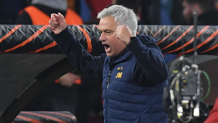 Mourinho đã xây dựng lại danh tiếng của mình khi trở lại Ý dẫn dắt AS Roma. ẢNH: GETTY