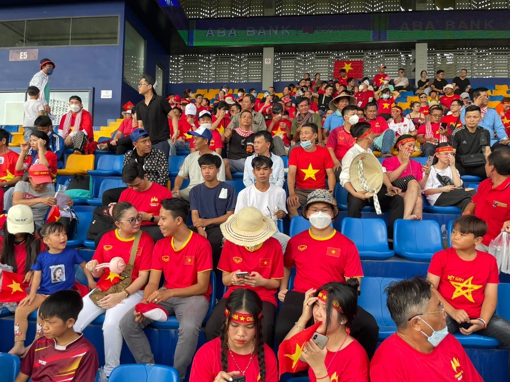 Hạ gục Singapore, U-22 Việt Nam dẫn đầu bảng B SEA Games 32 ảnh 12