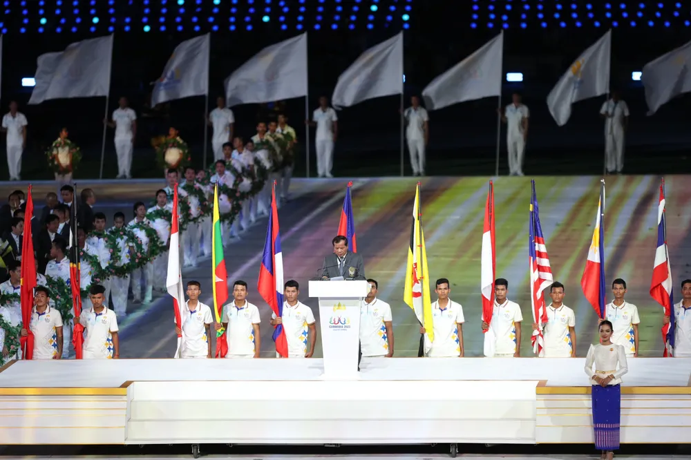 Thủ tướng Campuchia Hun Sen phát biểu và tuyên bố Khai mạc SEA Games 32 với thông điệp “Thể thao sống trong hòa bình”.