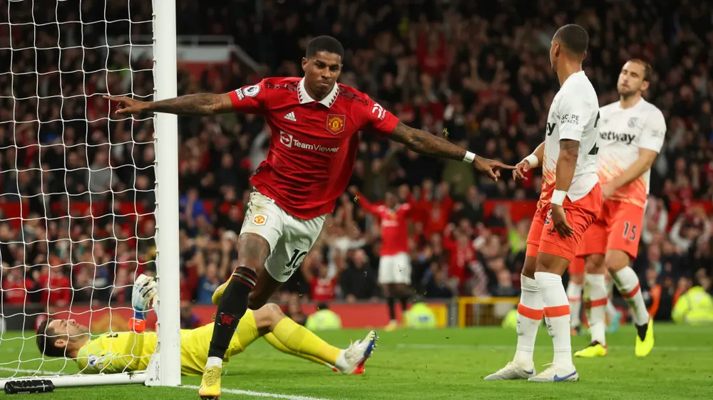 Khung thành West Ham là mục tiêu ưa thích của Rashford. Ảnh: Getty
