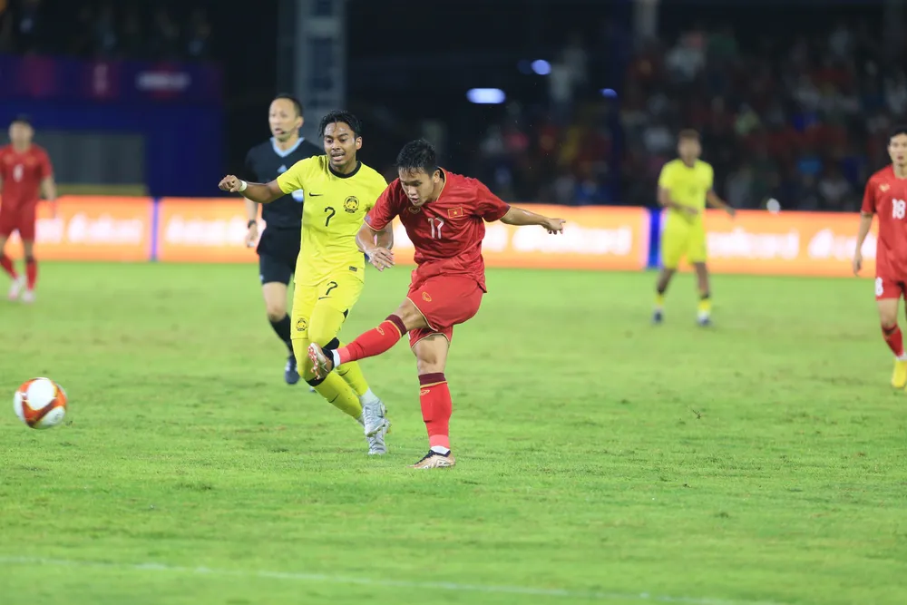 Việt Nam vẫn đang cố gắng giữ lợi thế trước Malaysia.