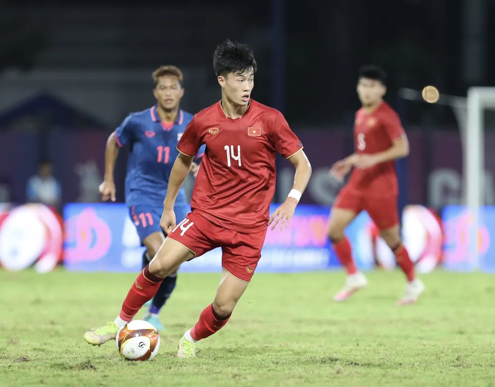 U-22 Việt Nam kiểm soát bóng nhiều hơn nhưng chưa thể tìm được bàn gỡ hòa.