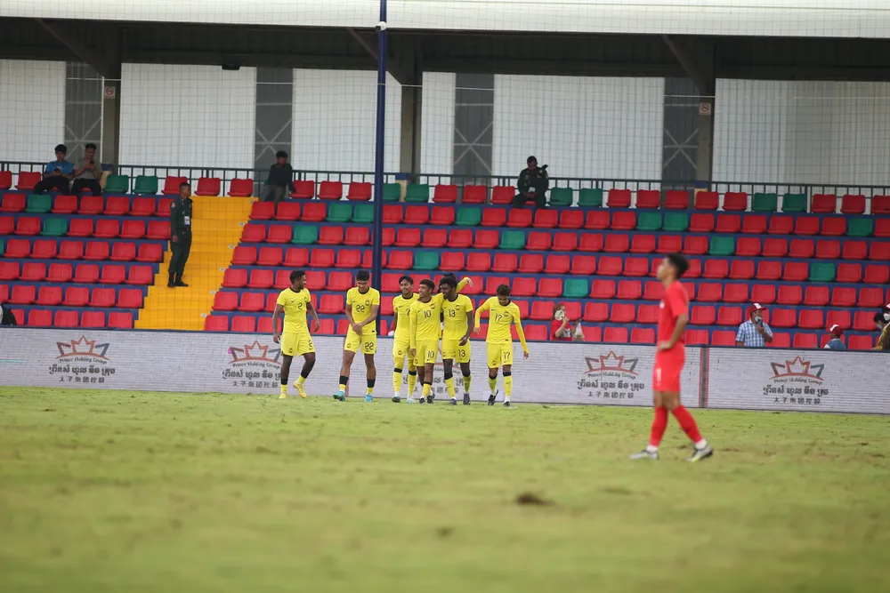 Malaysia dễ dàng thắng Singapore 7 bàn không gỡ.