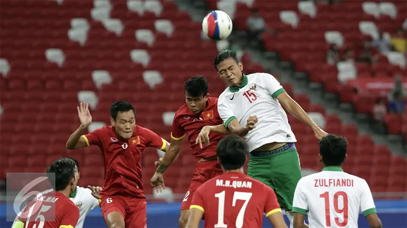 Trận tranh HCĐ giữa Việt Nam và Indonesia tại SEA Games 2015. ẢNH: BOLA Trận tranh HCĐ giữa Việt Nam và Indonesia tại SEA Games 2015. ẢNH: BOLA