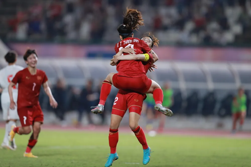 Thanh Nhã lập siêu phẩm... Thanh Nhã lập siêu phẩm...