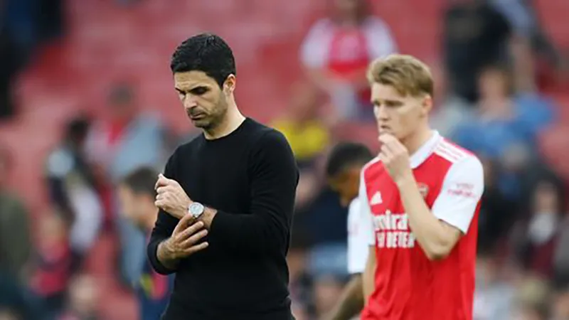 Arteta và Odeggard rất buồn sau thất bại của Arsenal trước Brighton. ẢNH: GETTY Arteta và Odeggard rất buồn sau thất bại của Arsenal trước Brighton. ẢNH: GETTY