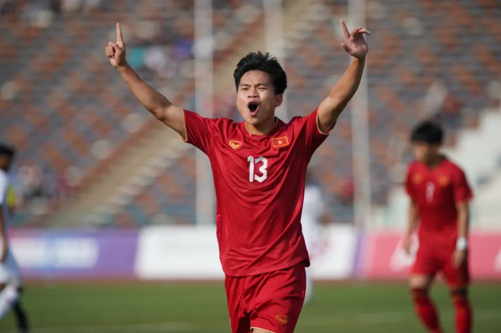 Văn Cường ăn mừng bàn thắng mở tỉ số cho U-22 Việt Nam. Văn Cường ăn mừng bàn thắng mở tỉ số cho U-22 Việt Nam.