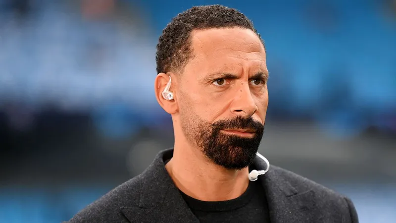 Rio Ferdinand khiến fan MU bất bình vì công khai ủng hộ CLB kình địch Man City. ẢNH: GETTY