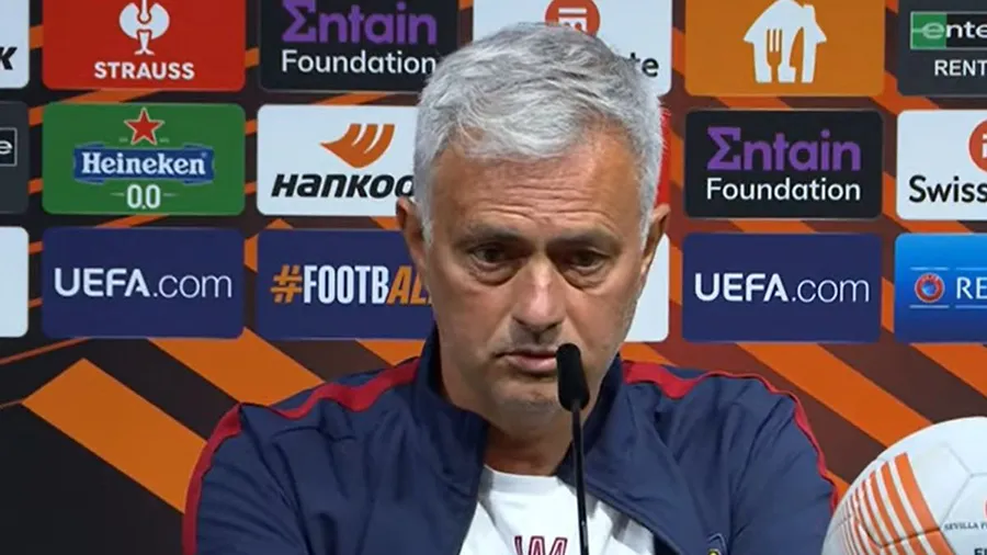 Mourinho không loại trừ khả năng trở lại Real Madrid. ẢNH: AS ROMA
