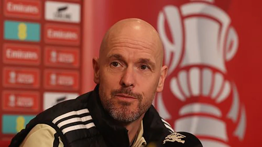 Ten Hag khẳng định MU muốn vô địch vì chính mình chứ không ngăn chặn Man City. ẢNH: MIRROR