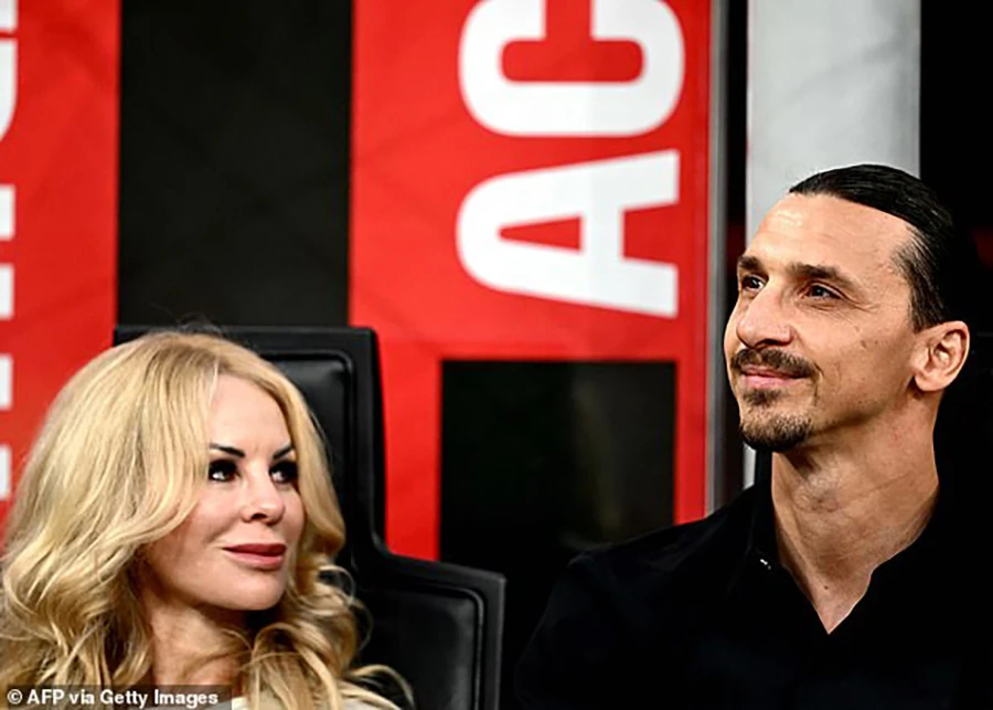 Zlatan Ibrahimovic và cô vợ Helena Seger trong ngày nói lời chia tay sự nghiệp. ẢNH: GETTY