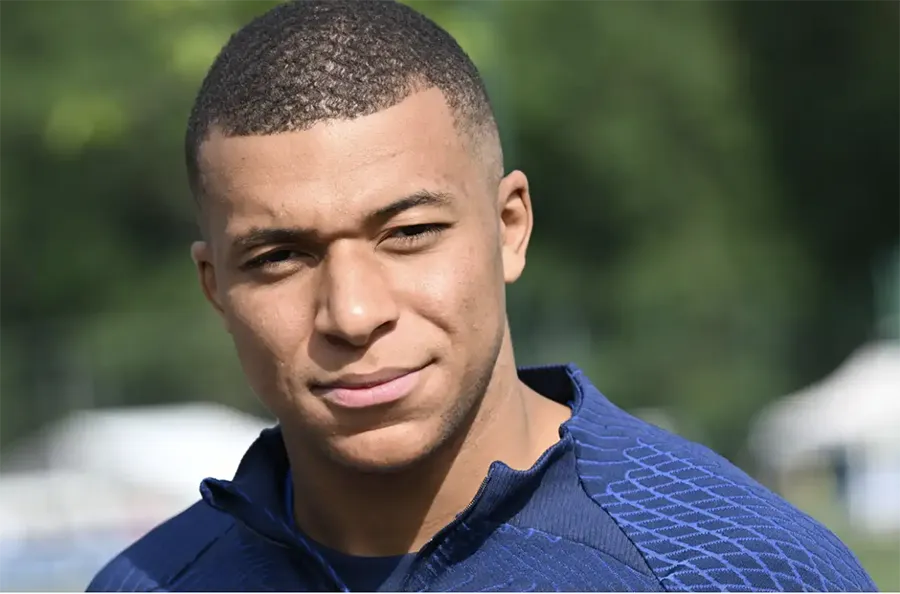 Giới chủ Qatar không còn hứng thú với PSG và họ sẽ đưa Mbappe đến MU nếu mua thành công "quỷ đỏ". ẢNH: SUN SPORTS Giới chủ Qatar không còn hứng thú với PSG và họ sẽ đưa Mbappe đến MU nếu mua thành công "quỷ đỏ". ẢNH: SUN SPORTS