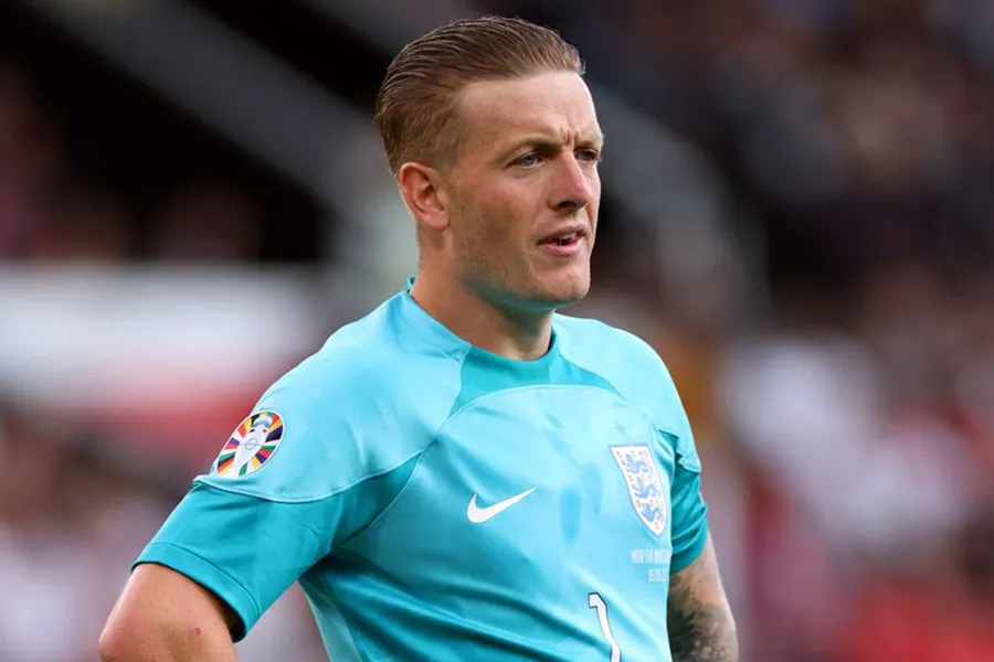 MU không thể sở hữu Pickford vì mức giá không tưởng Everton đưa ra. ẢNH: DAILY STAR