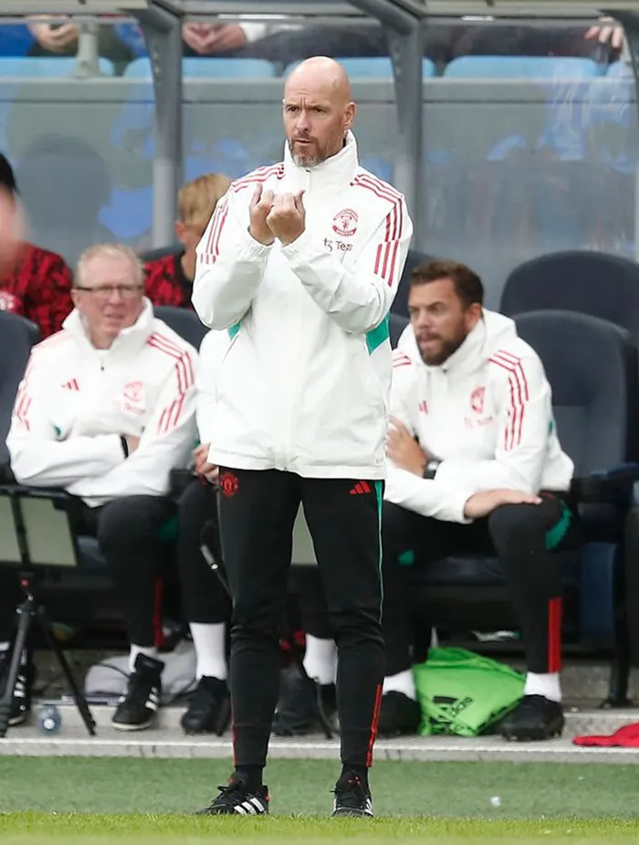 Ten Hag vẫn chưa đạt được những mục tiêu mong muốn trên thị trường chuyển nhượng mùa hè. ẢNH: DAILY STAR