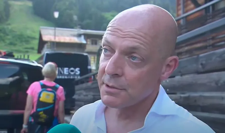Sir Dave Brailsford là &quot;cánh tay phải&quot; của Sir Jim Ratcliffe. ẢNH: ITV