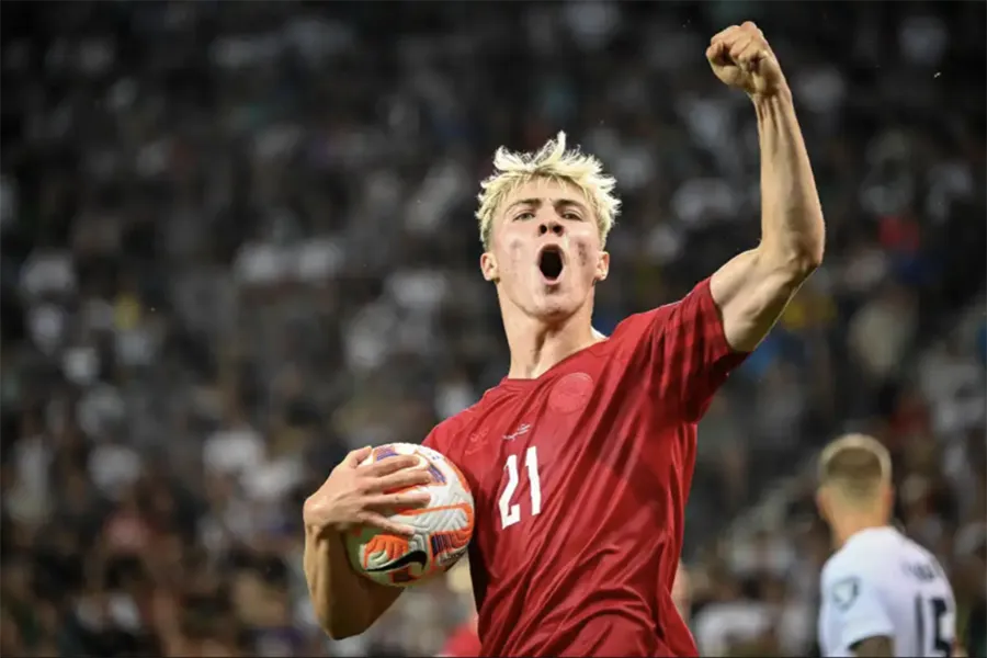 Hojlund ghi rất nhiều bàn thắng cho tuyển Đan Mạch trong thời gian gần đây. ẢNH: AFP Hojlund ghi rất nhiều bàn thắng cho tuyển Đan Mạch trong thời gian gần đây. ẢNH: AFP