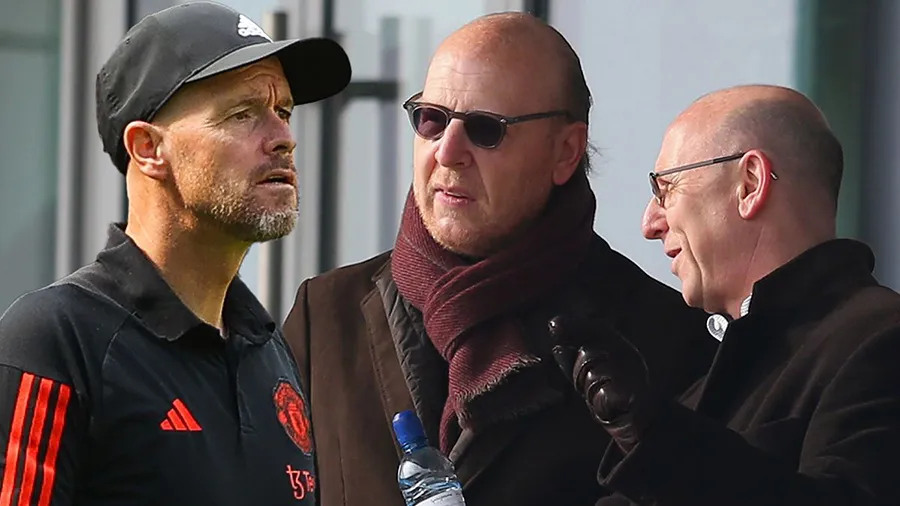 Ten Hag đã nói rõ quan điểm của mình với gia đình Glazer về việc mua bán CLB MU. ẢNH: MIRROR Ten Hag đã nói rõ quan điểm của mình với gia đình Glazer về việc mua bán CLB MU. ẢNH: MIRROR