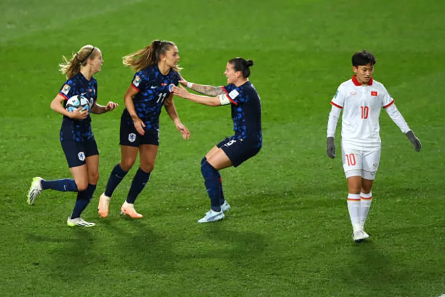 Hà Lan đã có 2 bàn thắng trong 11 phút. ẢNH: GETTY Hà Lan đã có 2 bàn thắng trong 11 phút. ẢNH: GETTY