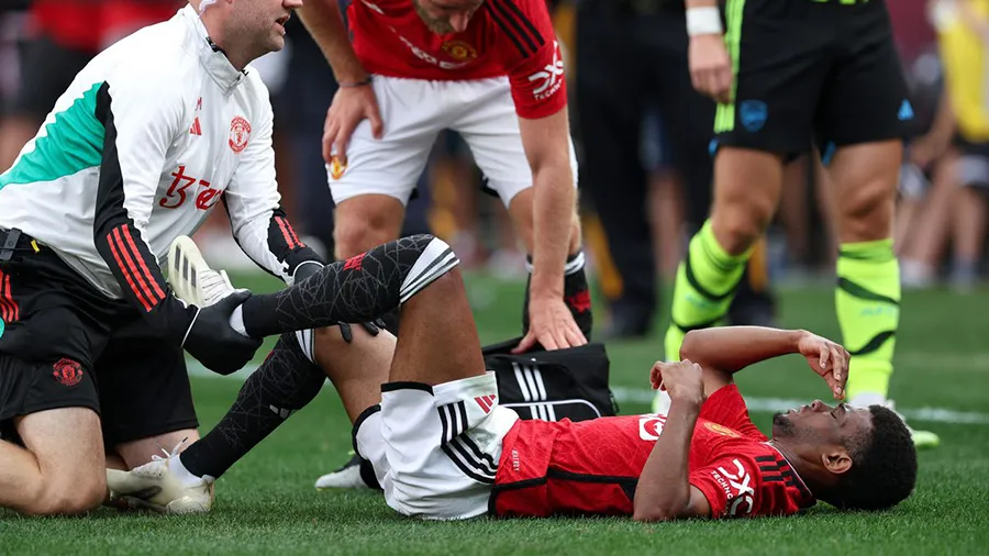 Amad Diallo dính chấn thương trong trận MU đá giao hữu với Arsenal tại Mỹ. ẢNH: GETTY