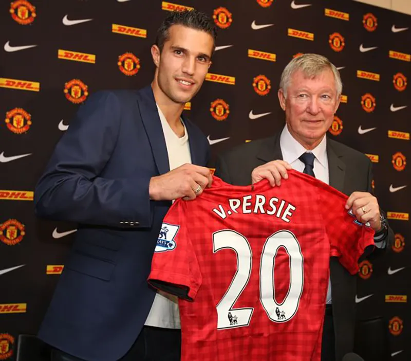 Sir Alex Ferguson sở hữu Robin Van Persie vào thời điểm tiền đạo này đã 29 tuổi. ẢNH: GETTY