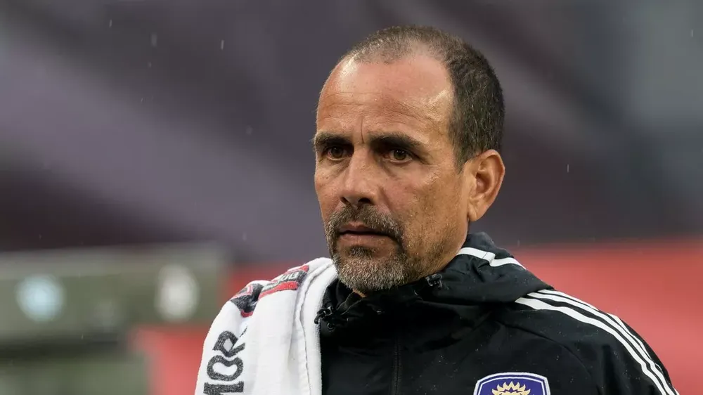 HLV Oscar Pareja của Orlando City không hài lòng với các quyết định của trọng tài trong trận thua Inter Miami. ẢNH: GETTY