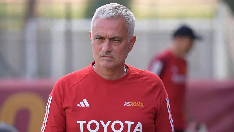 Jose Mourinho phải xoay sở với những gì hiện có ở AS Roma. ẢNH: GETTY Jose Mourinho phải xoay sở với những gì hiện có ở AS Roma. ẢNH: GETTY
