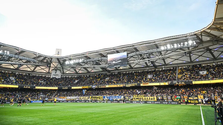 Trận đấu giữa Dinamo Zagreb và AEK Athens bị hoãn một ngày vì sự cố bạo động chết người. ẢNH: GETTY Trận đấu giữa Dinamo Zagreb và AEK Athens bị hoãn một ngày vì sự cố bạo động chết người. ẢNH: GETTY