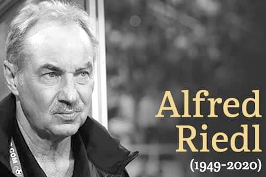 Cố HLV Alfred Riedl, người đã trở thành một phần lịch sử của bóng đá Việt Nam và Palestine.
