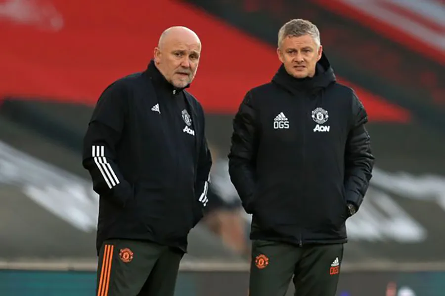 Solskjaer đã mời Mike Phelan về làm trợ lý cho mình để vực dậy MU. ẢNH: GETTY Solskjaer đã mời Mike Phelan về làm trợ lý cho mình để vực dậy MU. ẢNH: GETTY