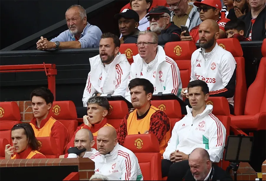 Maguire ngồi dự bị trong tất cả các trận đấu của MU mùa này. ẢNH: REUTERS manchester-united-maguire.png