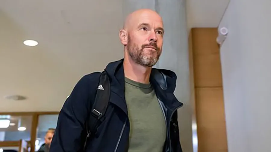 Ten Hag cần Martial để làm dày đội hình khi MU phải thi đấu rất nhiều giải ở mùa này. ẢNH: GETTY manchester-united-erik-ten-hag.jpeg