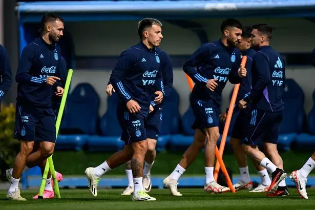 Martinez vừa tập trung cùng tuyển Argentina nhưng không ra sân thi đấu. ẢNH: GETTY manchester-united-lisandro-martinez.jpg