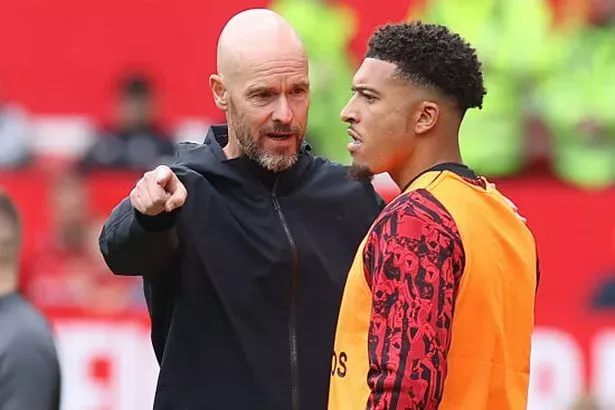 Ten Hag và Sancho đang mâu thuẫn gay gắt với nhau. ẢNH: GETTY manchester-united-ten-hag-sancho.jpg