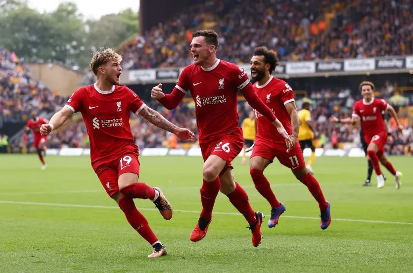 Robertson mở màn cho màn lội ngược dòng của Liverpool. Ảnh: Getty liverpool-wolves.jpeg