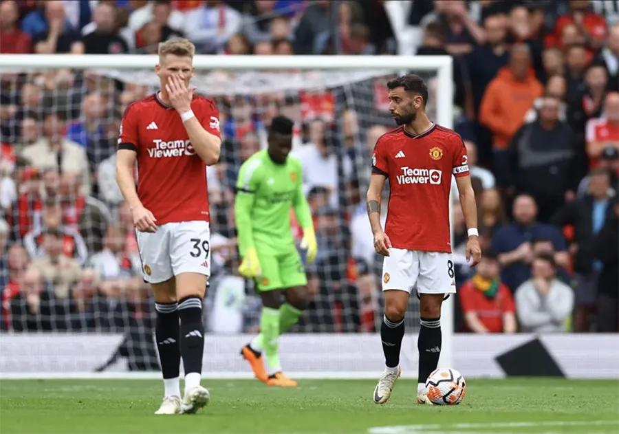 Bruno Fernandes và Scott McTominay đối đầu với nhau trong phòng thay đồ MU. ẢNH: REUTERS MANCHESTER-UNITED-MCTOMINAY-BRUNO-FERNANDES.png
