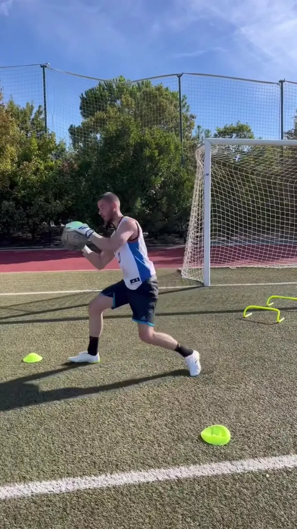 De Gea vẫn tích cực tập luyện sẵn sàng gia nhập CLB mới. ẢNH: INSTAGRAM DE GEA manchester-united-de-gea.jpg
