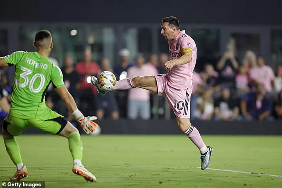 Messi chỉ thi đấu 37 phút trong trận Inter Miami thắng Toronto 4-0. ẢNH: GETTY inter-miami-lionel-messi-4828-7060.jpg