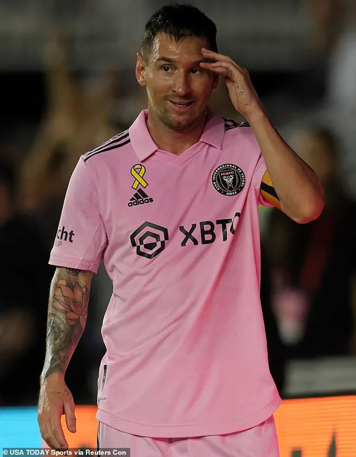 Chưa rõ mức độ chấn thương của Messi. ẢNH: REUTERS lionel-messi-inter-miami.jpg