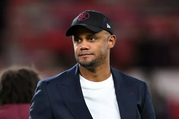 Kompany vẫn còn thời gian giúp Burnley thoát khủng hoảng. ẢNH: GETTY kompany-burnley.jpg
