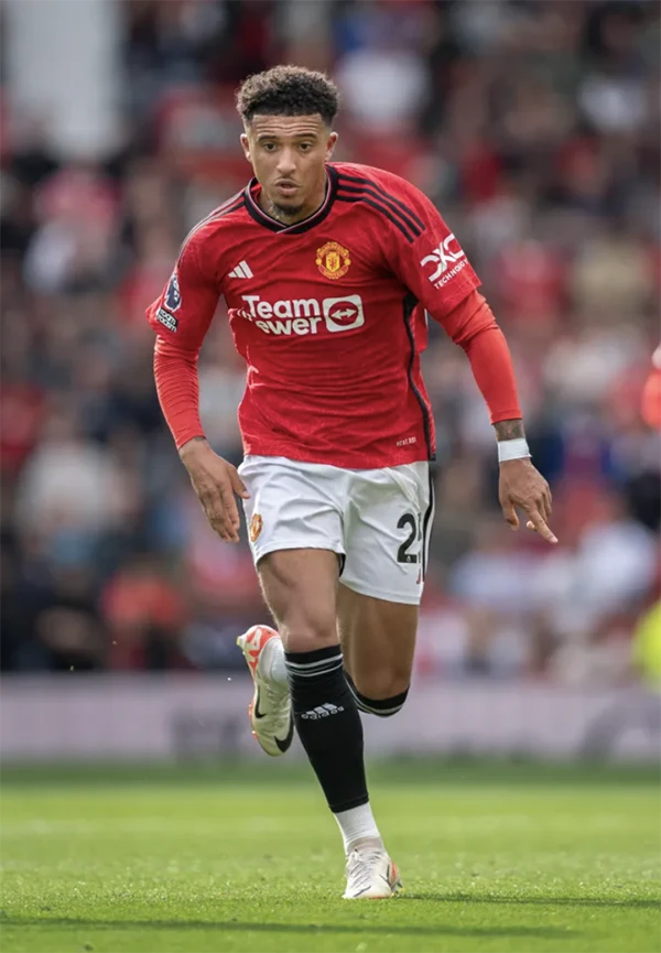 Sancho không còn cơ hội ra sân thi đấu cho MU thêm 1 lần nào nữa nếu anh không xin lỗi Ten Hag. ẢNH: GETTY manchester-united-sancho.png