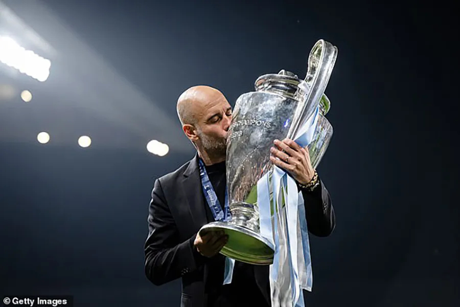 Pep Guardiola hài lòng với cú ăn ba và không đặt mục tiêu ăn bốn cho Man City. ẢNH: GETTY manchester-city-pep-guardiola.jpg