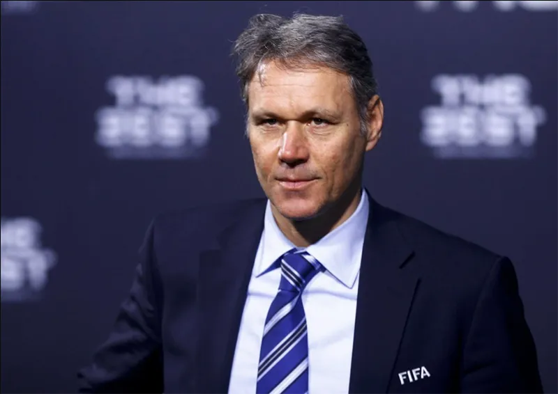 Van Basten có sự nghiệp cầu thủ lừng danh nhưng phải giải nghệ sớm. ẢNH: REUTERS van-basten.png