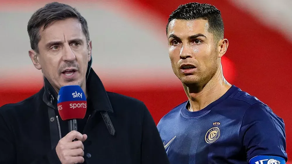 Neville vẫn xem Ronaldo là cầu thủ hay nhất lịch sử. ẢNH: MIRROR manchester-united-neville-ronaldo.jpg