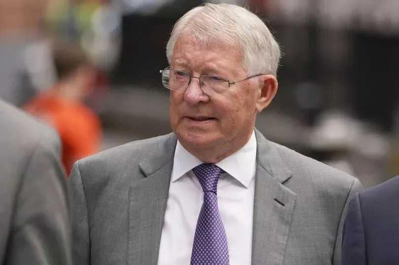 Sir Alex Ferguson rất muốn đưa Alexander-Arnold đến Old Trafford nhưng không thể. ẢNH: DAILY STAR sir-alex-ferguson-manchester-united.jpg